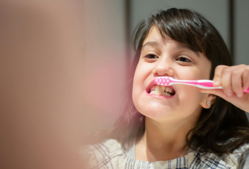 brushing-teeth_800px